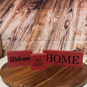 Charming Red Welcome Home Sign Set
